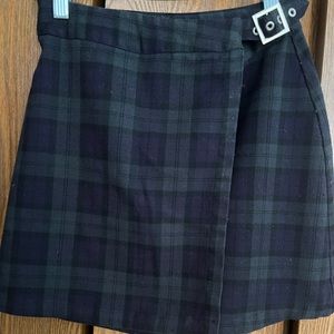 ✨3/$20✨Brandy Melville Plaid Buckle Belt Mini Skirt